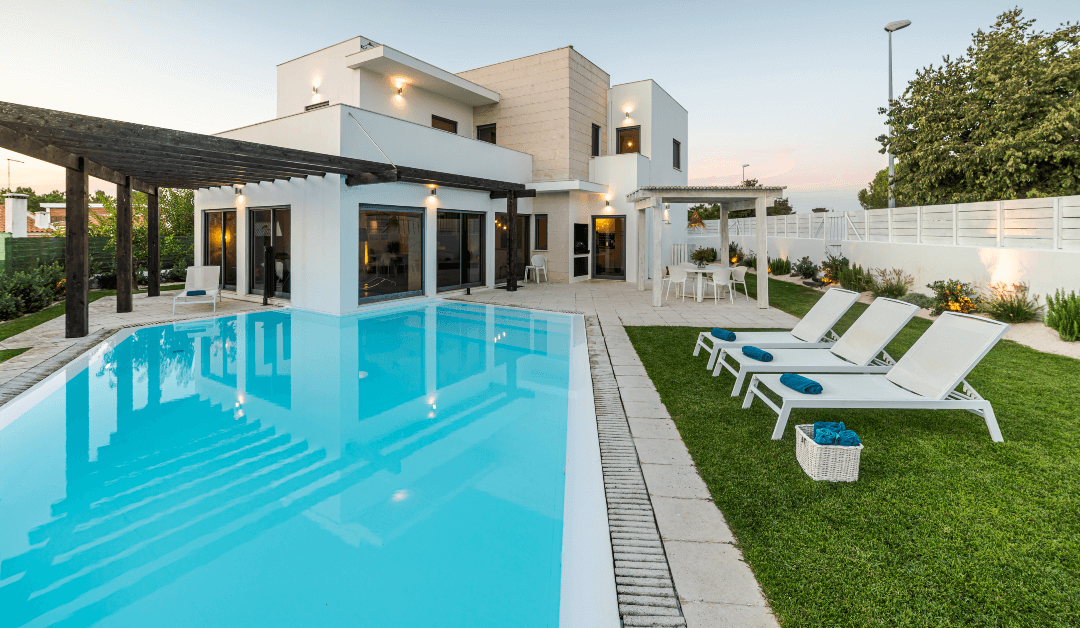 Key Features to Consider When Customizing Your Fiberglass Pool