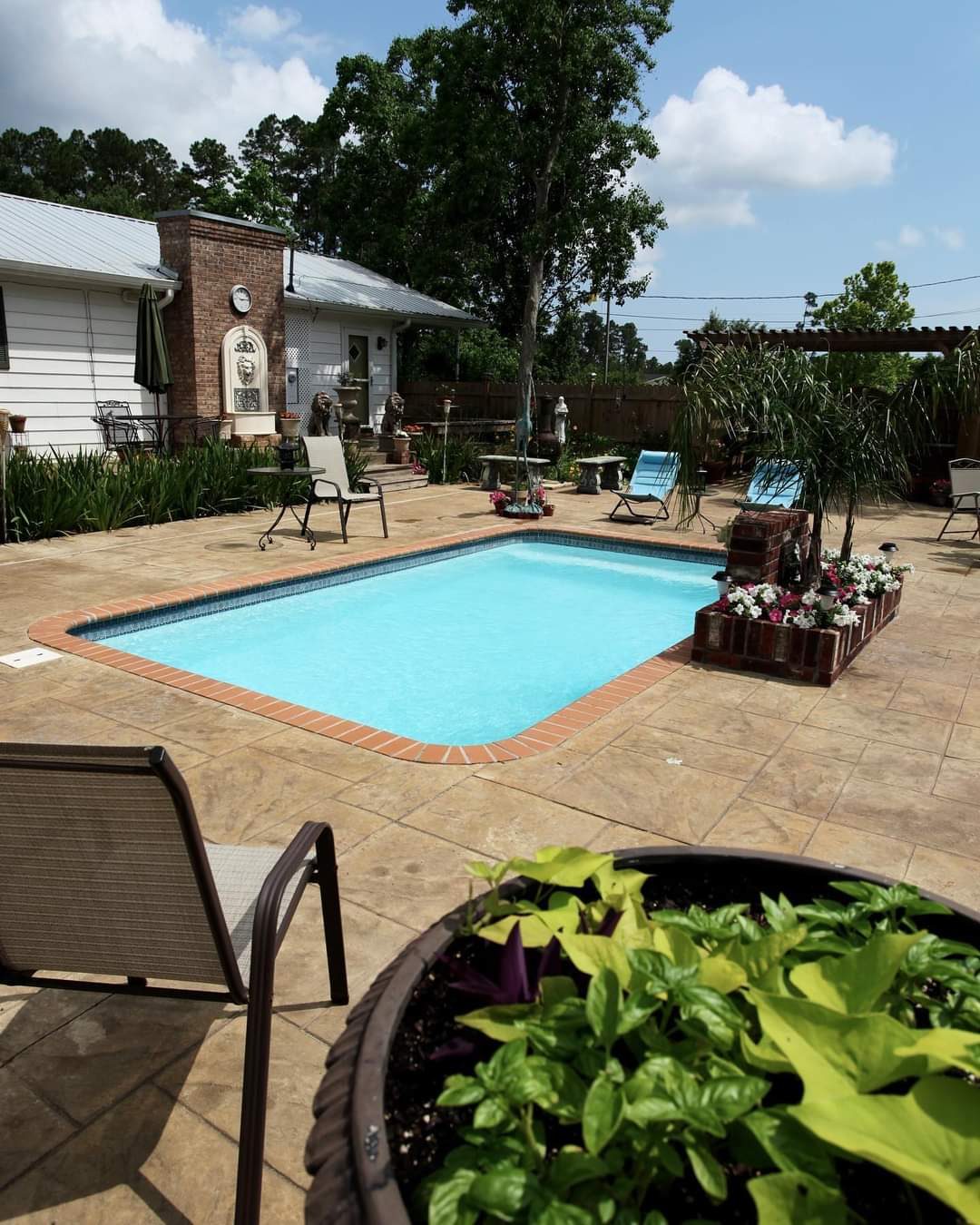 Gulf-Breeze-Fiberglass-Pools (1) Modern fiberglass pools